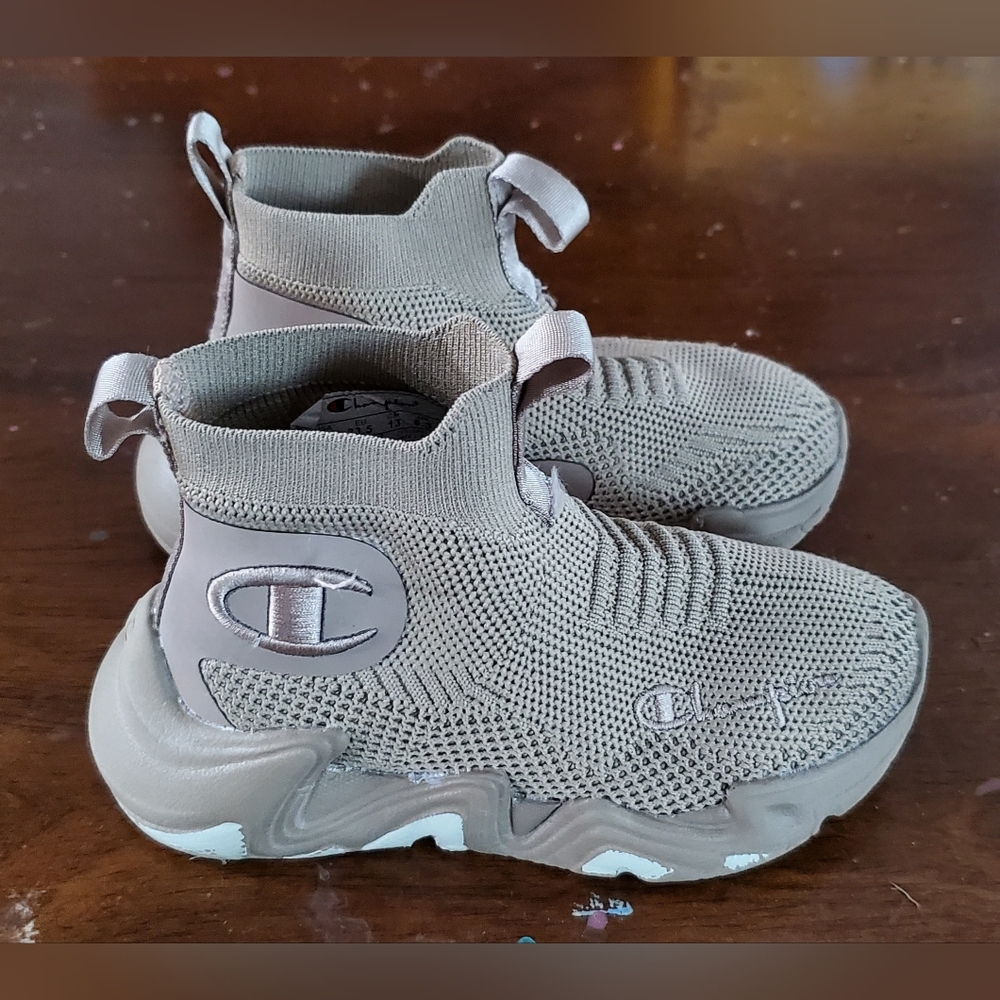 Champion kids shoes size 4c